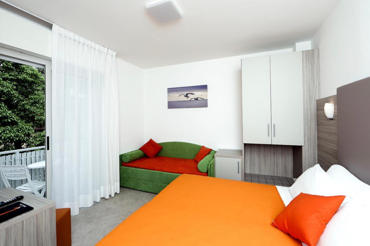 Hotel Simi Lan Линьяно-Саббьядоро Экстерьер фото