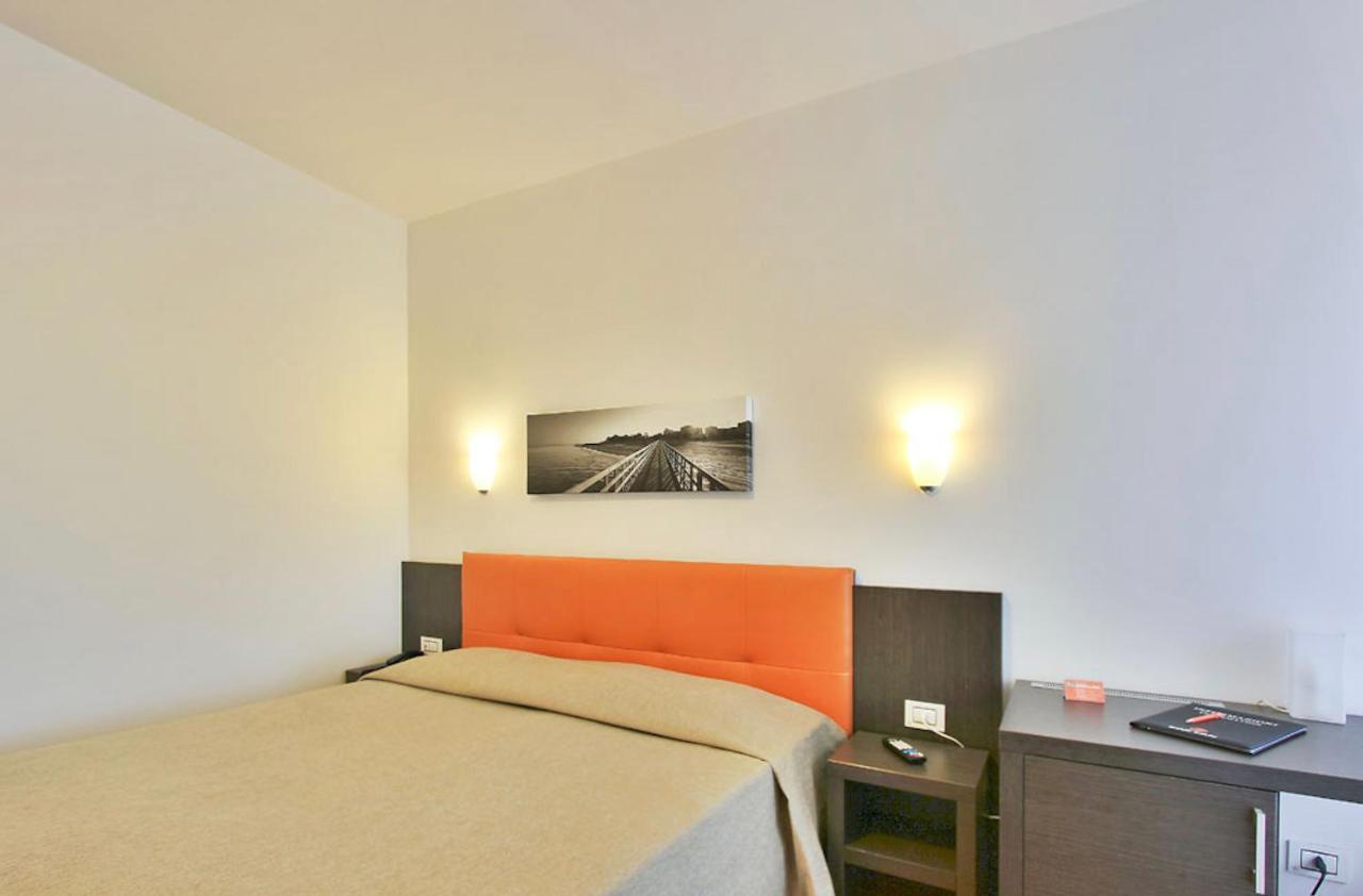 Hotel Simi Lan Линьяно-Саббьядоро Экстерьер фото