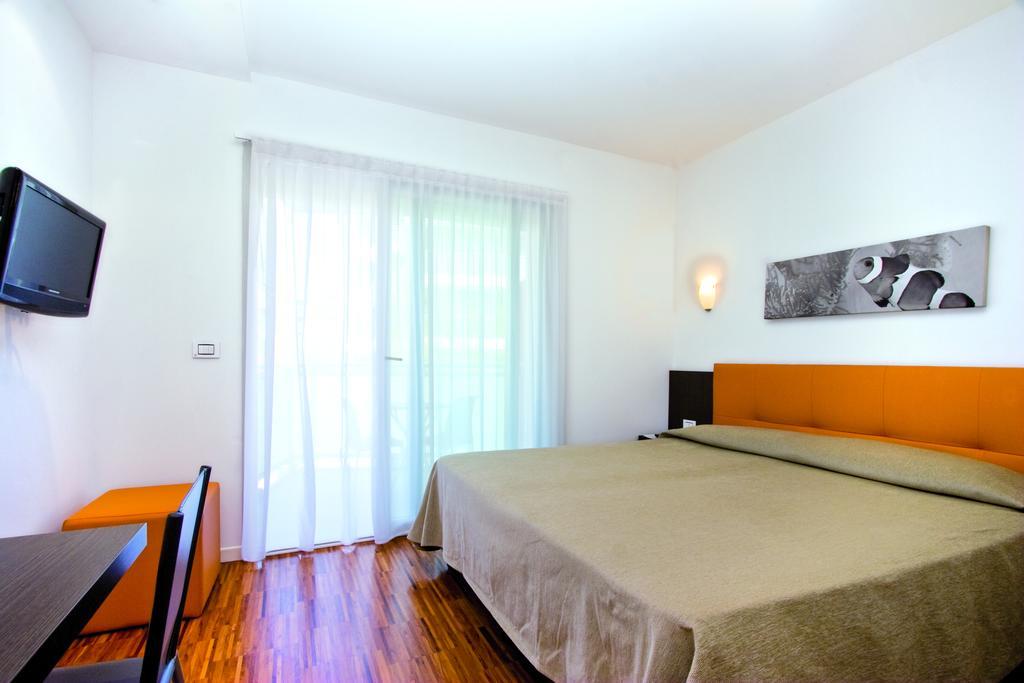 Hotel Simi Lan Линьяно-Саббьядоро Экстерьер фото