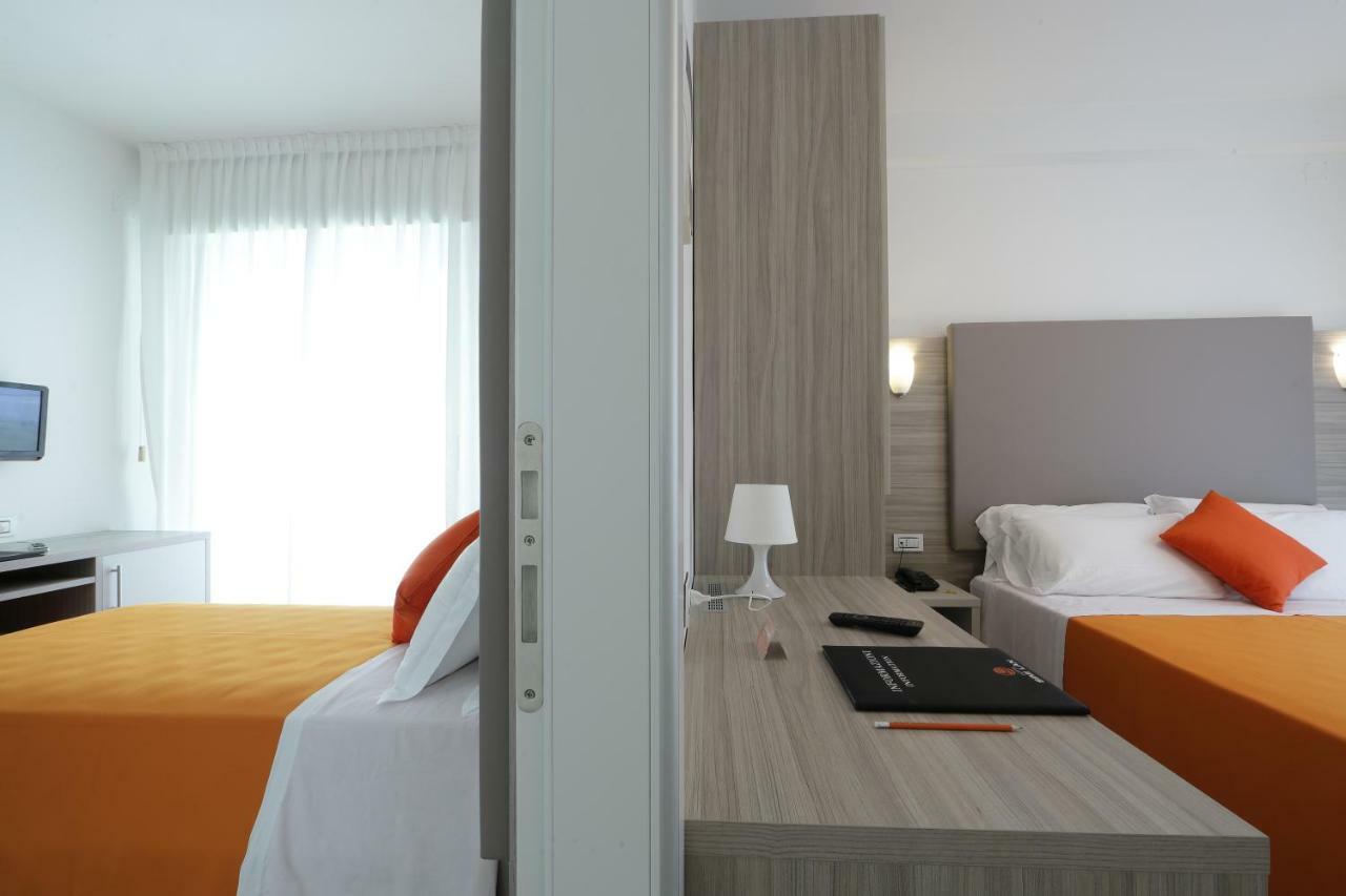 Hotel Simi Lan Линьяно-Саббьядоро Экстерьер фото