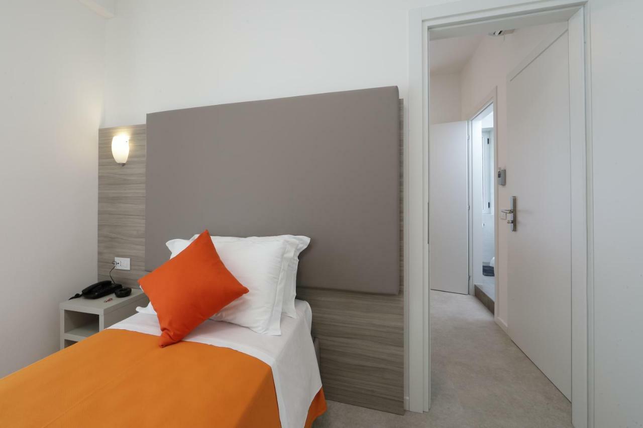 Hotel Simi Lan Линьяно-Саббьядоро Экстерьер фото