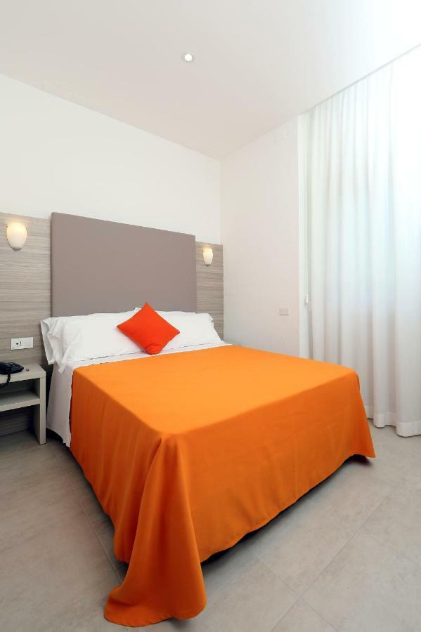 Hotel Simi Lan Линьяно-Саббьядоро Экстерьер фото