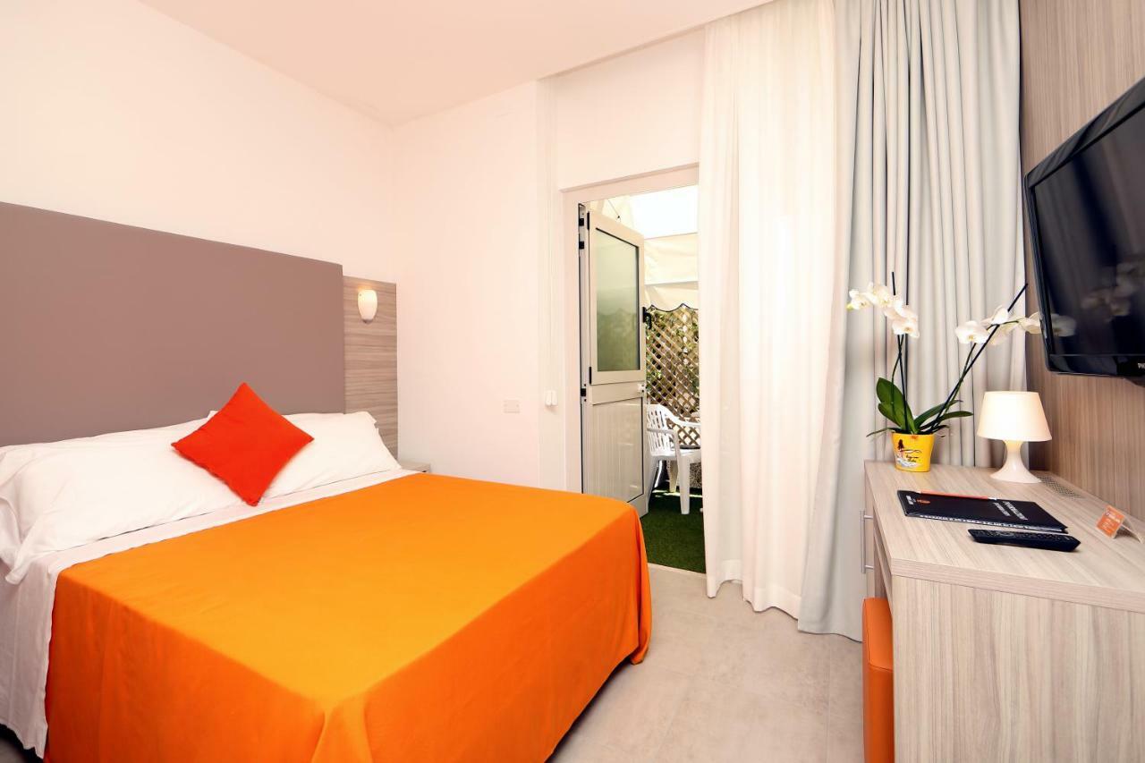Hotel Simi Lan Линьяно-Саббьядоро Экстерьер фото